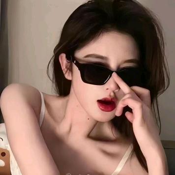 微 笑 女 孩 👧🏻