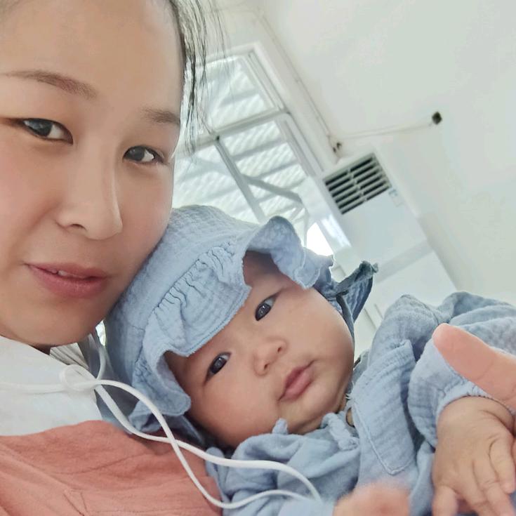 三个皮夹克加一个小棉袄知足了😊