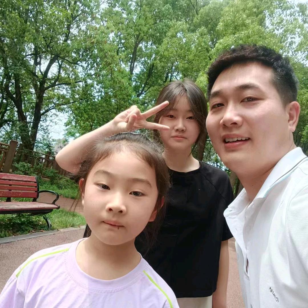 杨杨得亿（拒绝连赞）