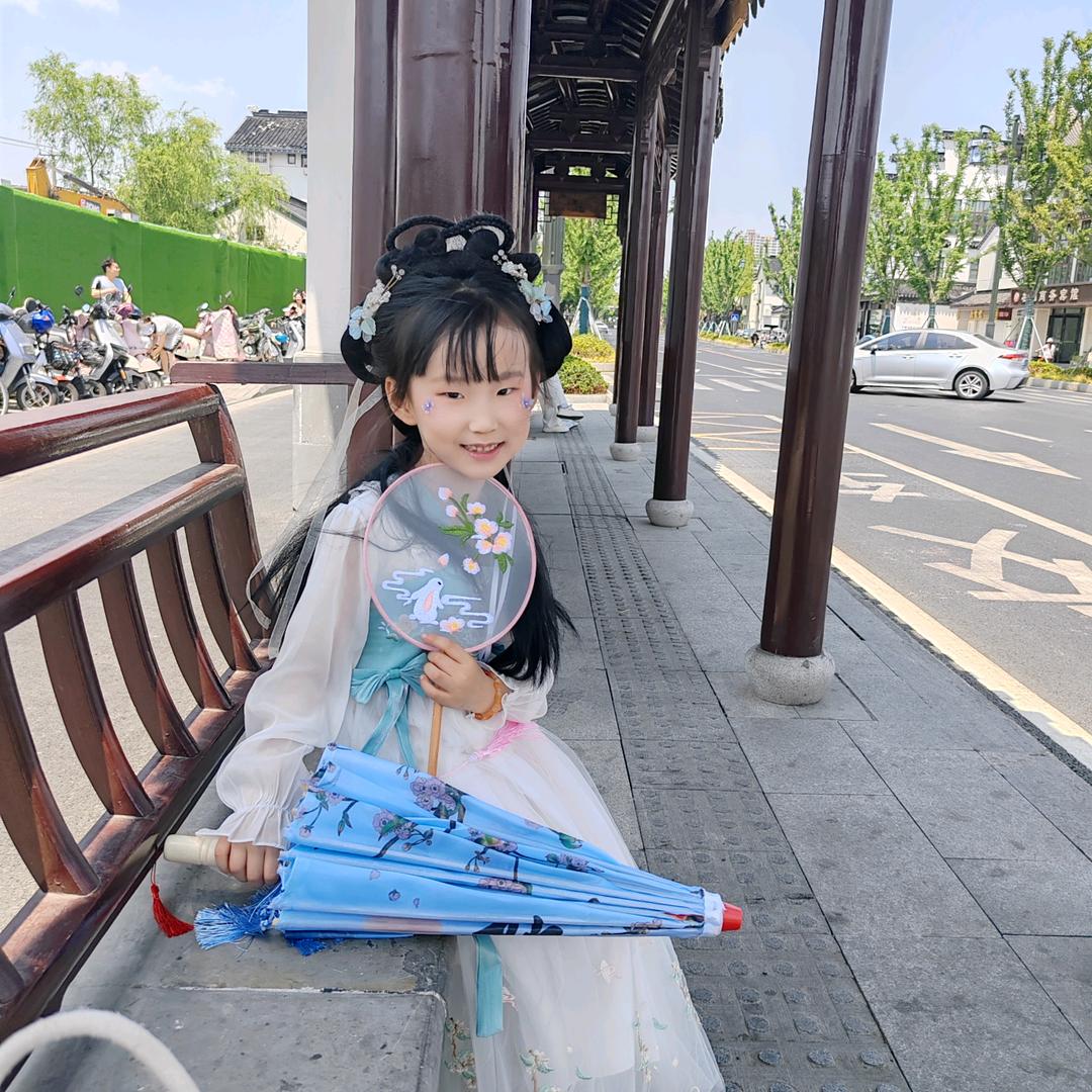 钱丽丽