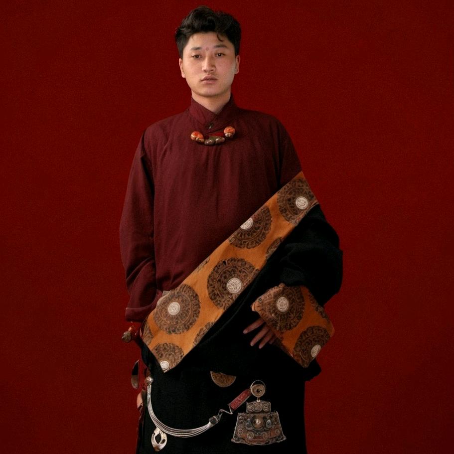 藏族男孩