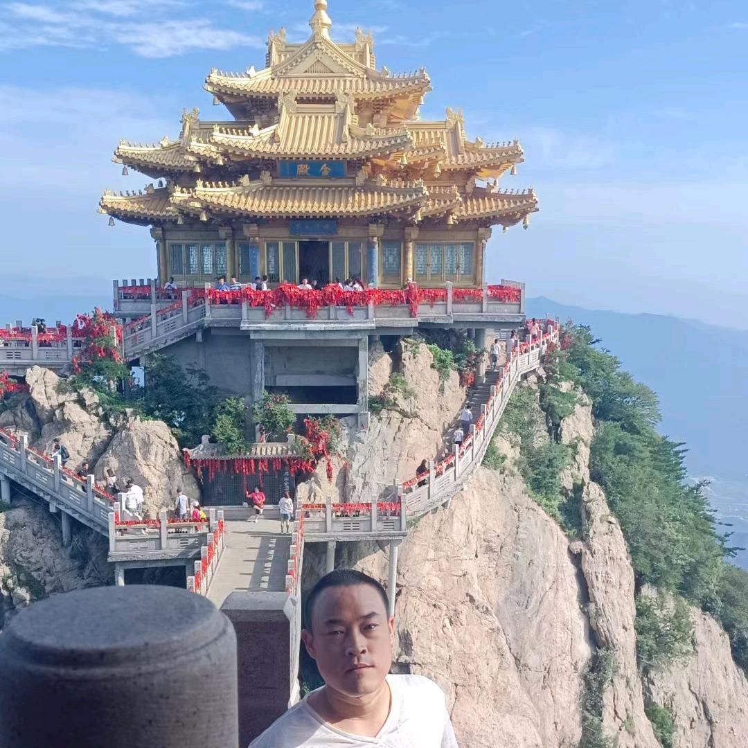 踢弯了月亮