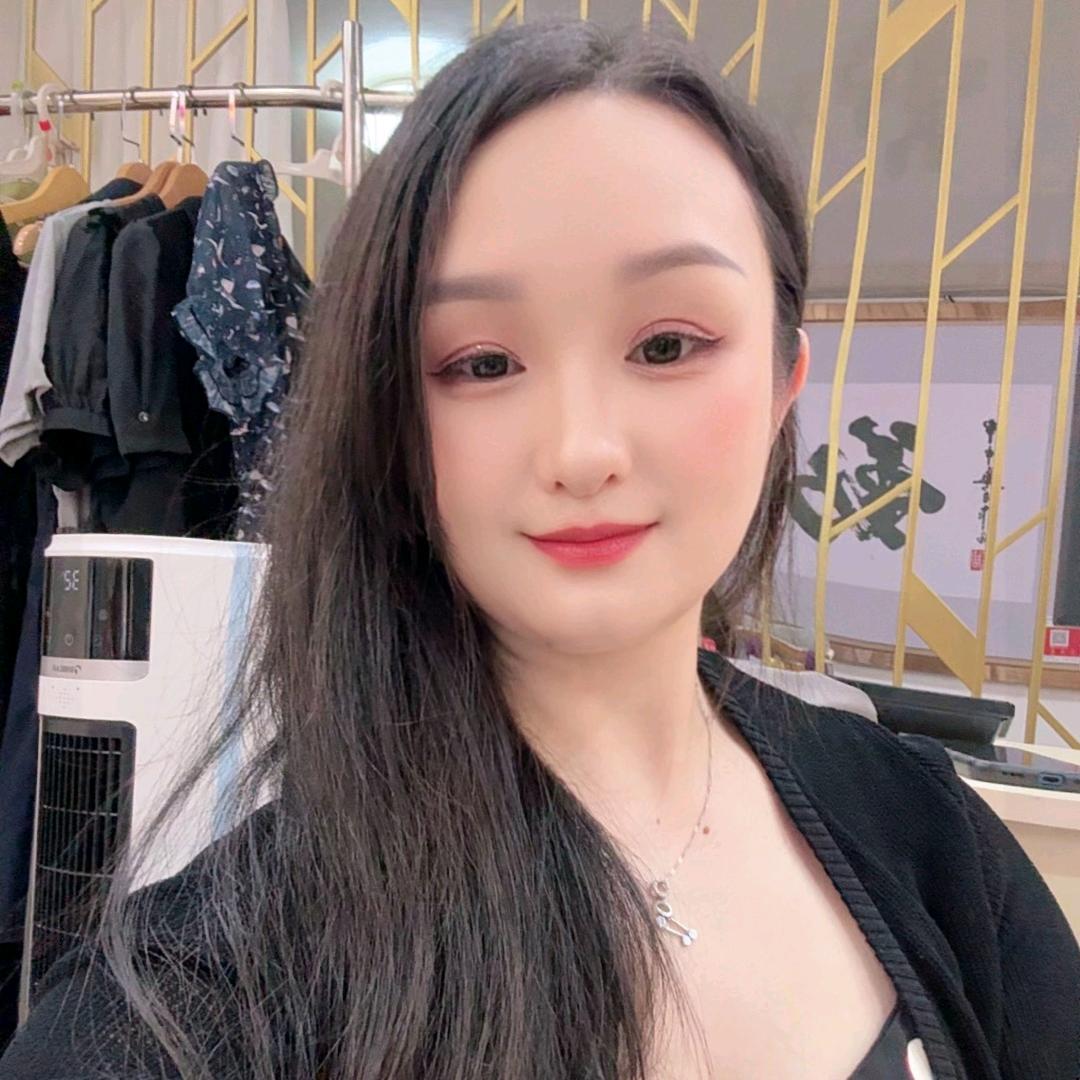 爱笑的露露小号