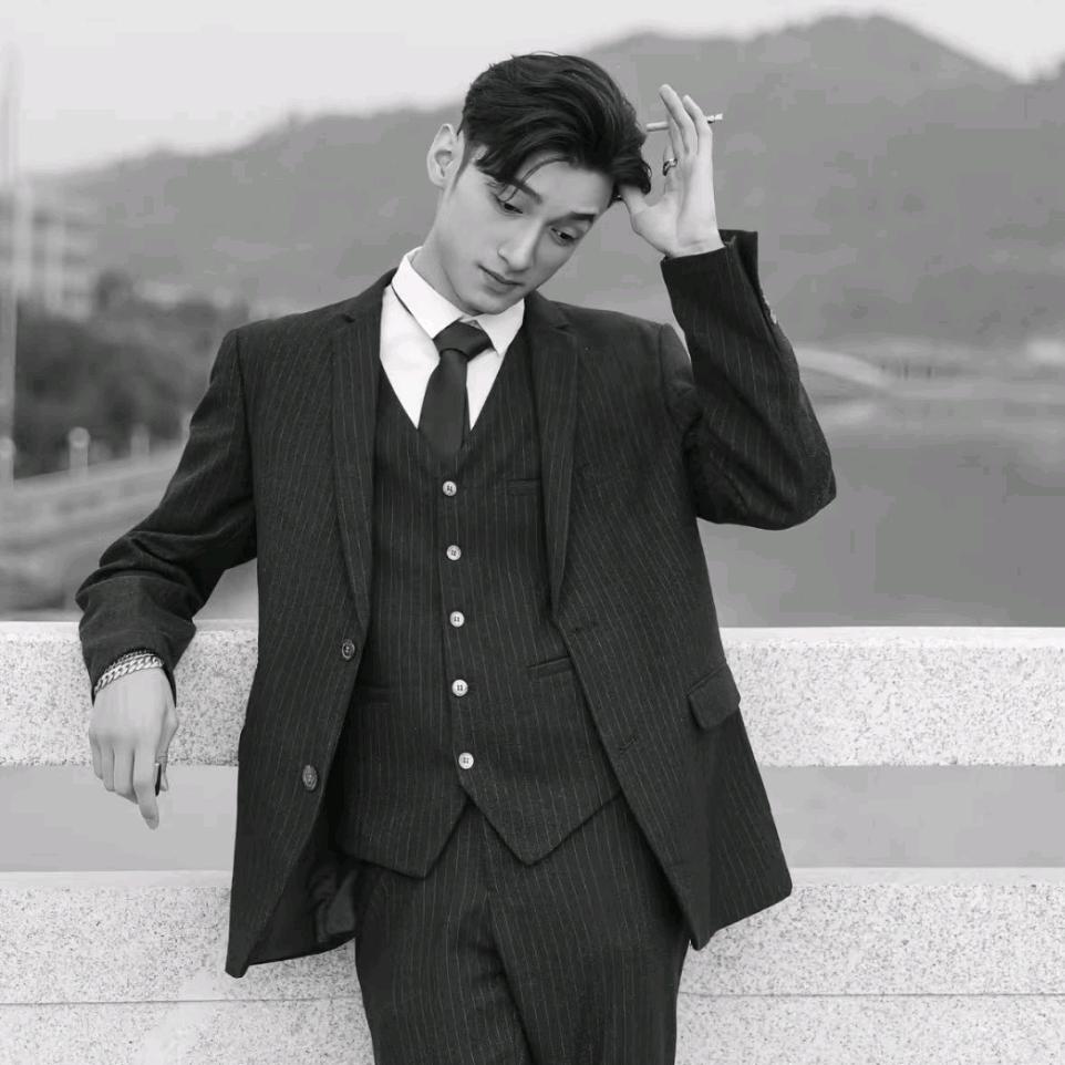 陆枫顺爱唱德语歌（被wzxq感染失败版）