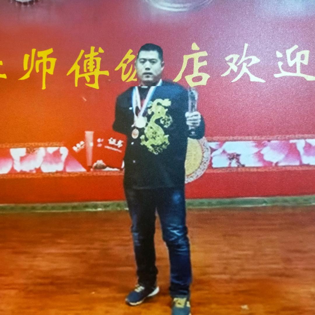 新乡蒜香鱼饭店李厨