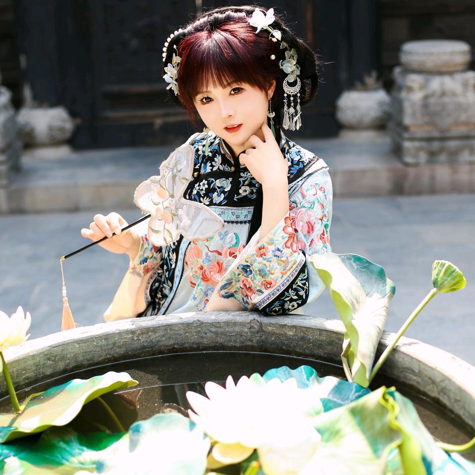 新锦程汽贸红姐姐