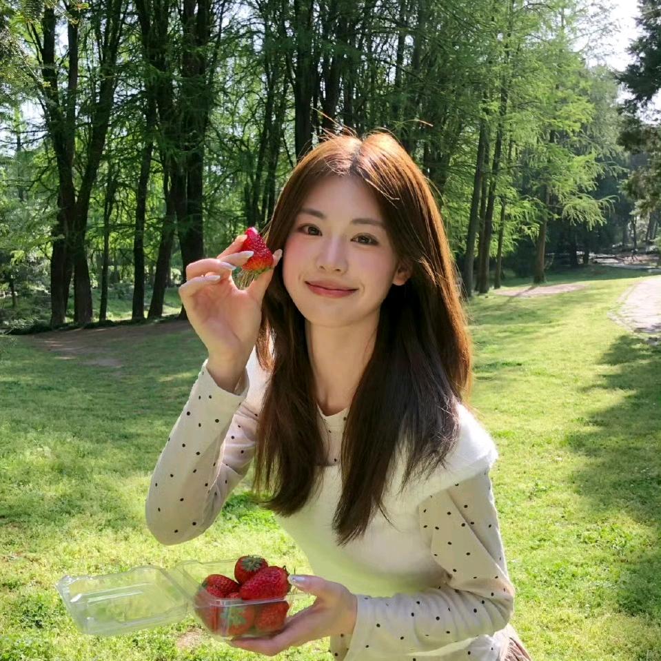 眼里有光的阿墨头像