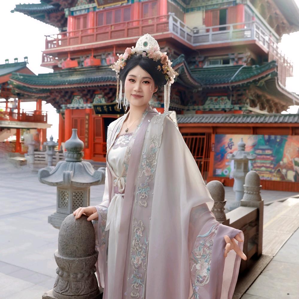 花儿随风落。