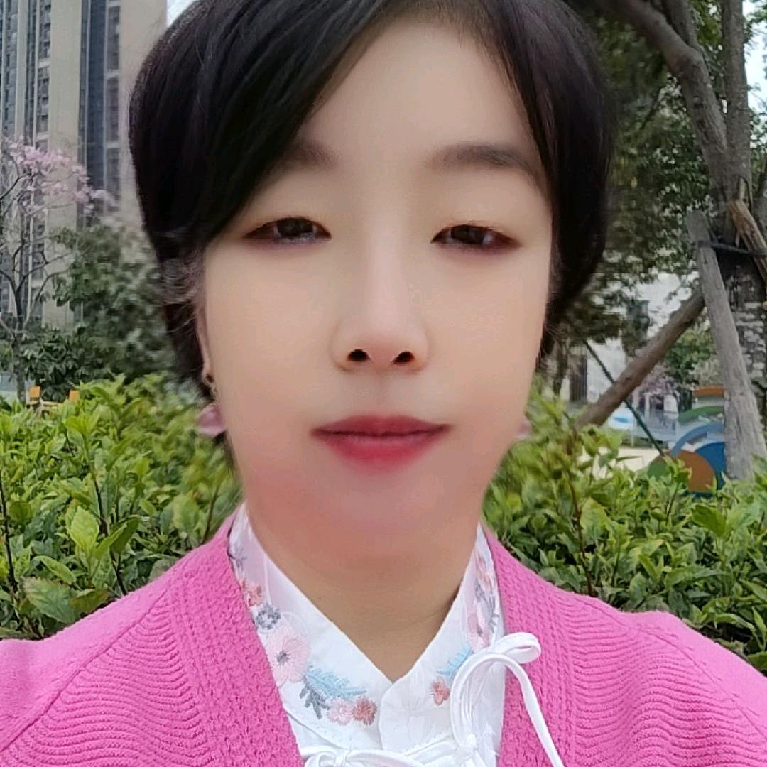 做一个自信的女人。