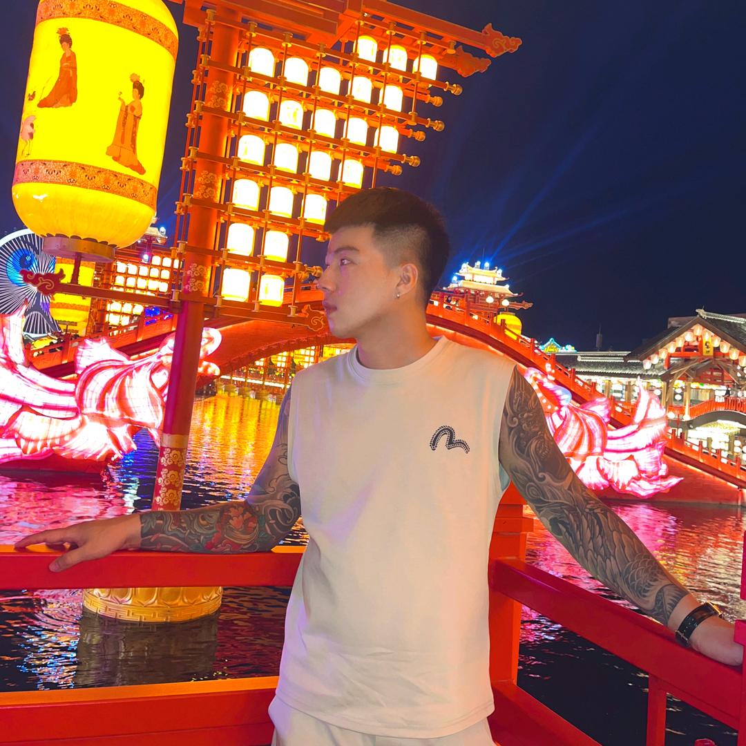 吃瓜群众༅