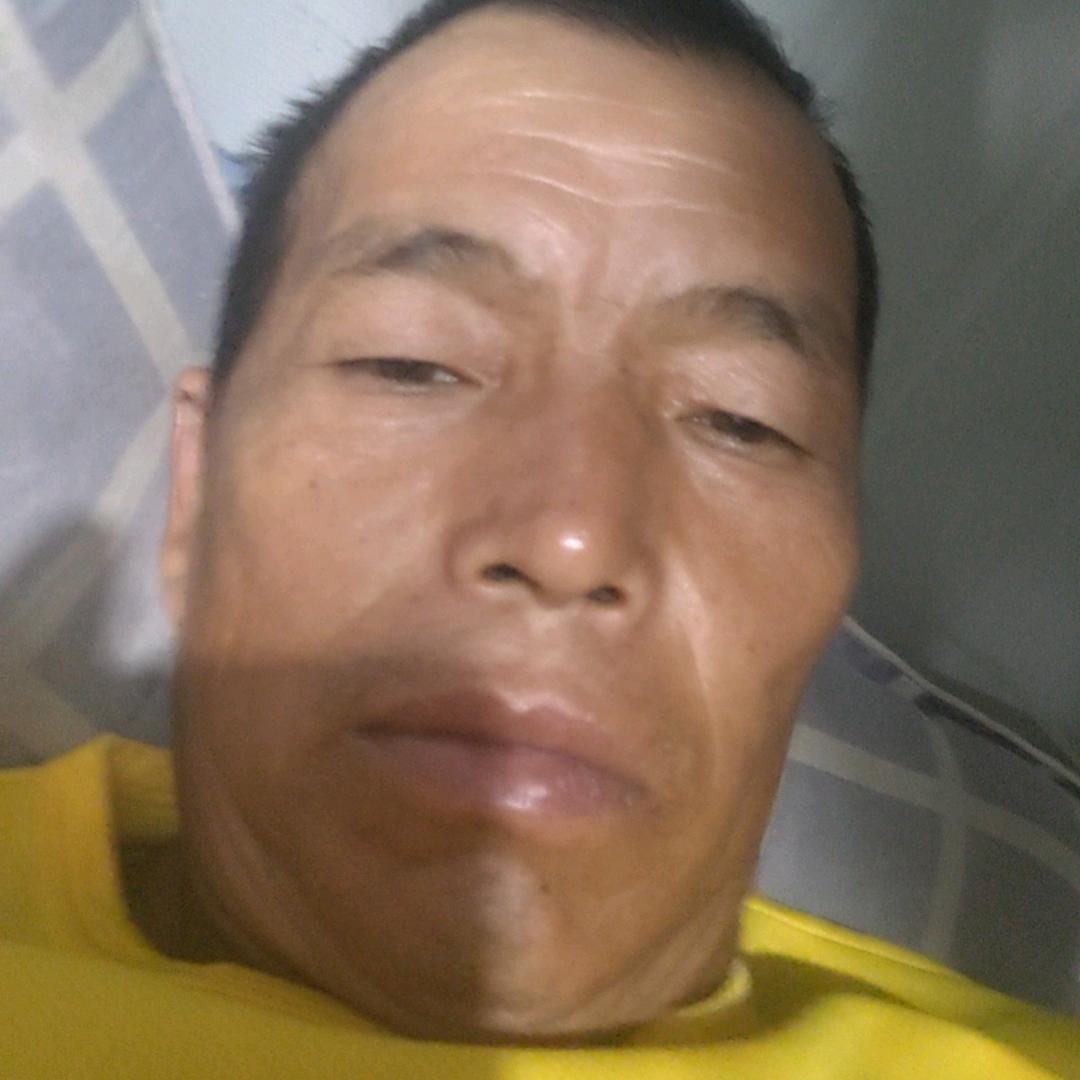 （黎）为了生活只有向前行