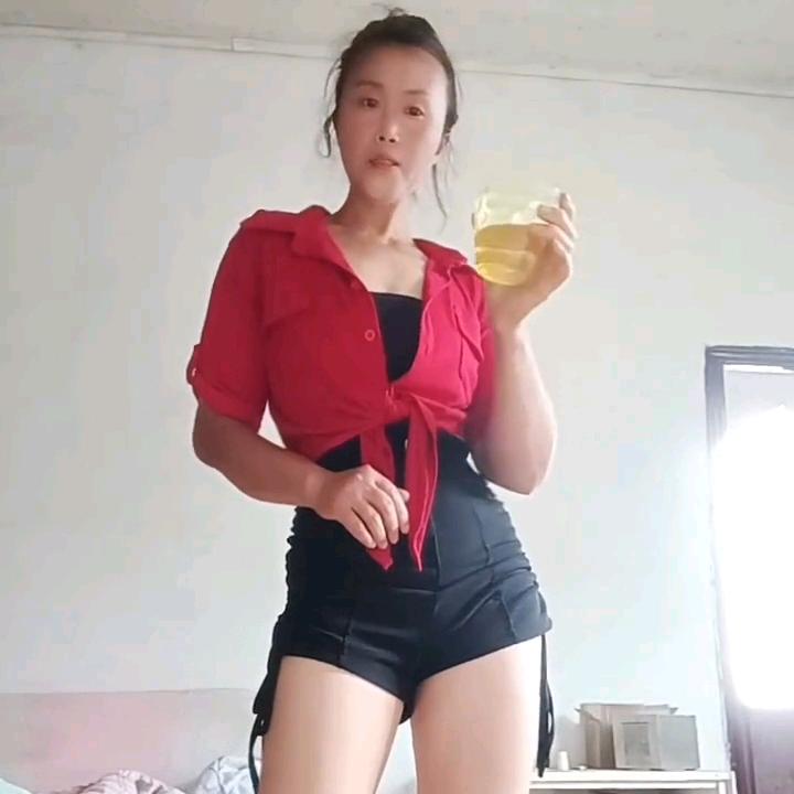 丑丑，
