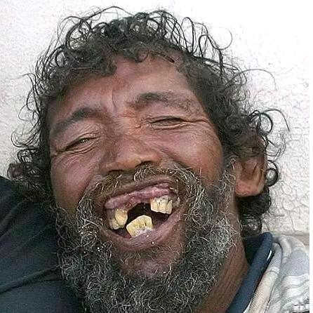 拾破烂的糟老头，，