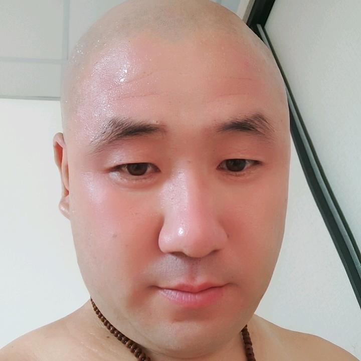 卖布鞋的，小董