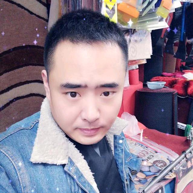 顽皮的小男孩