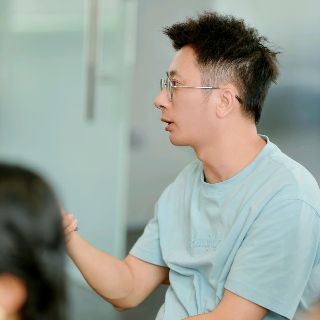 智商180的蓝胖子