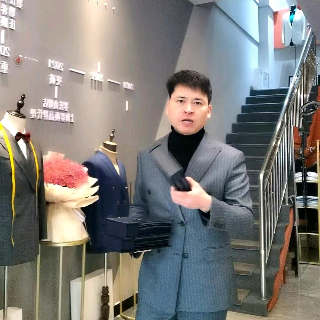 南昌乐购墨庄轻奢西装定制