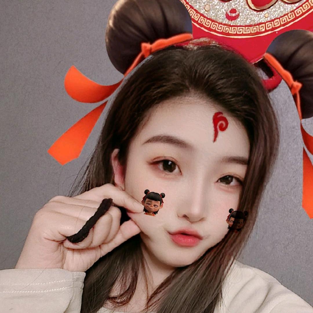 ╭⌒鲸╮つ