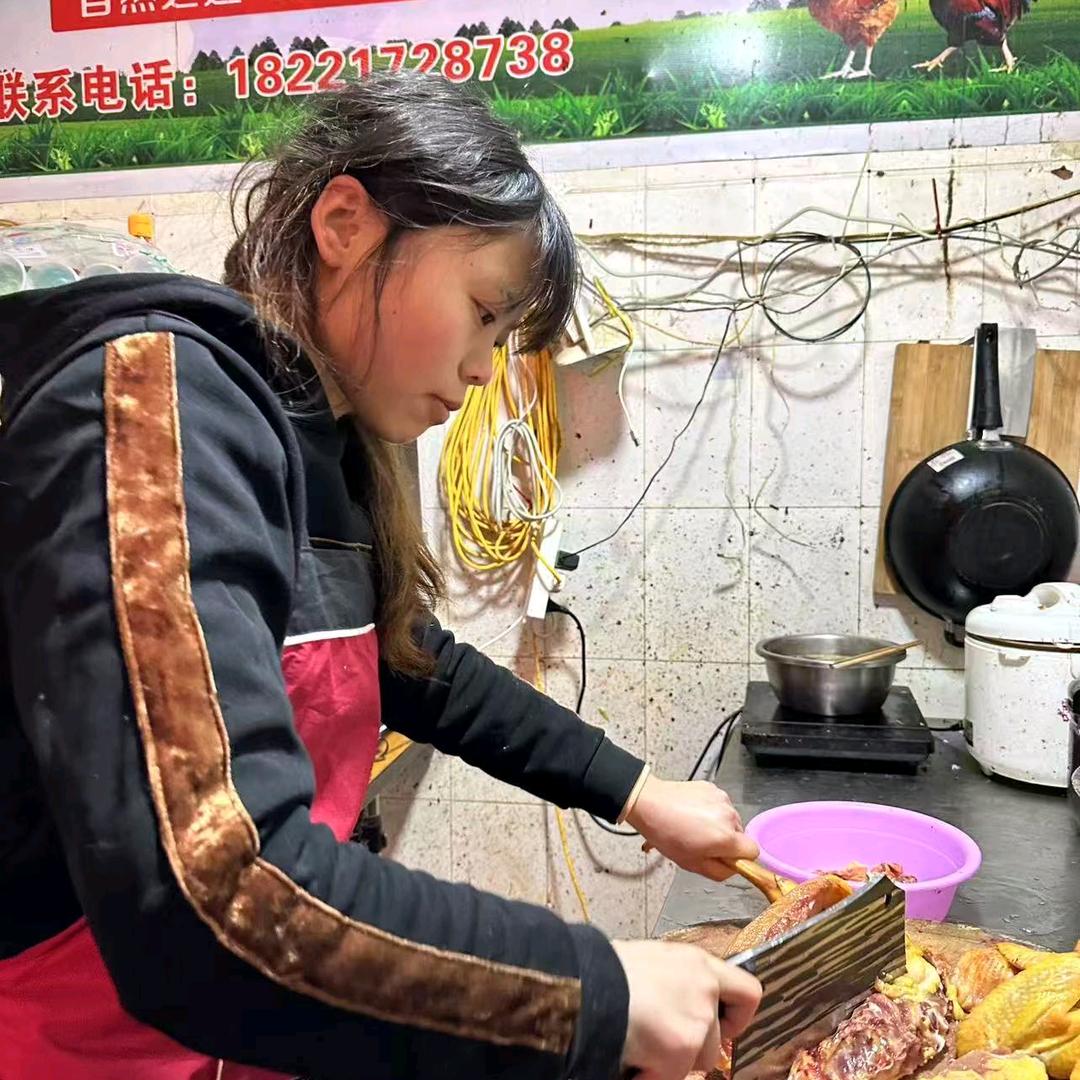 仁怀做活禽的王小芳