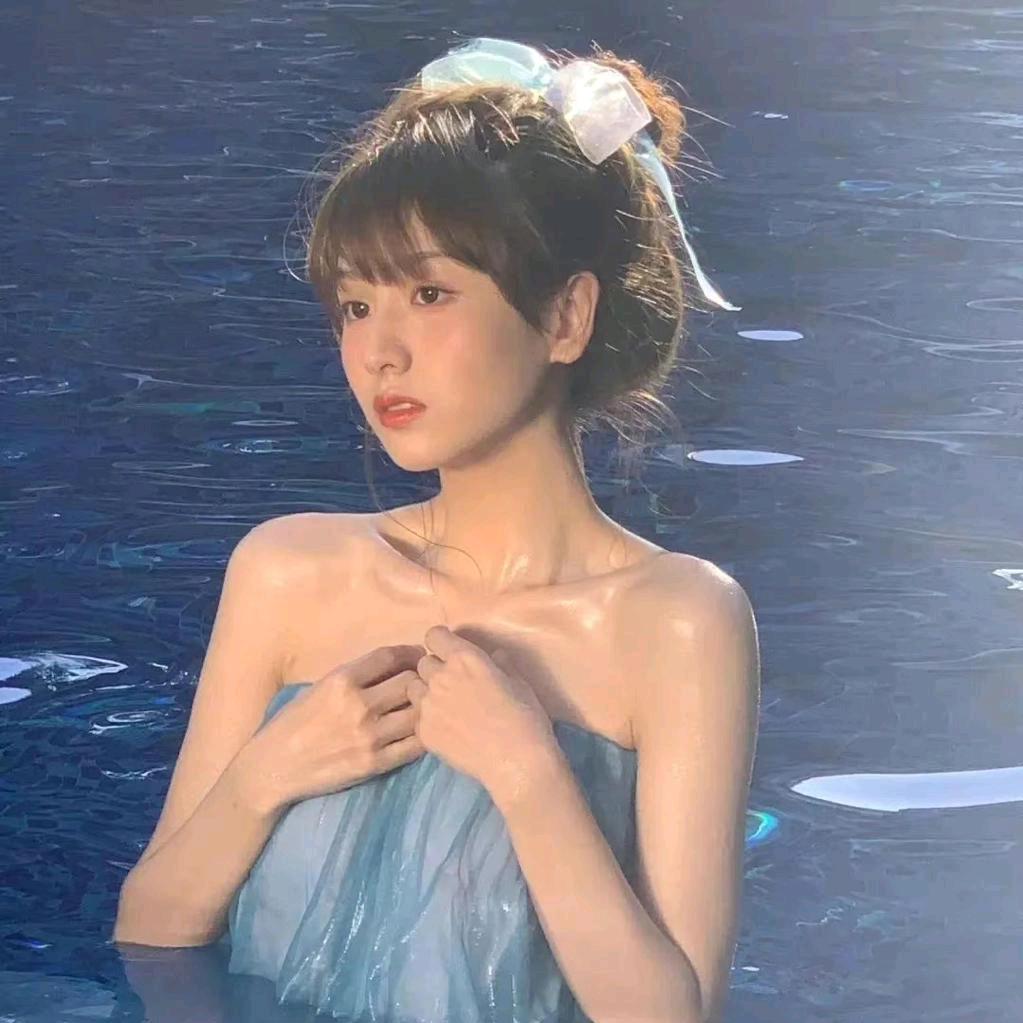 小王今晚早睡了吗