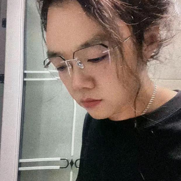 别碰我的小姐姐