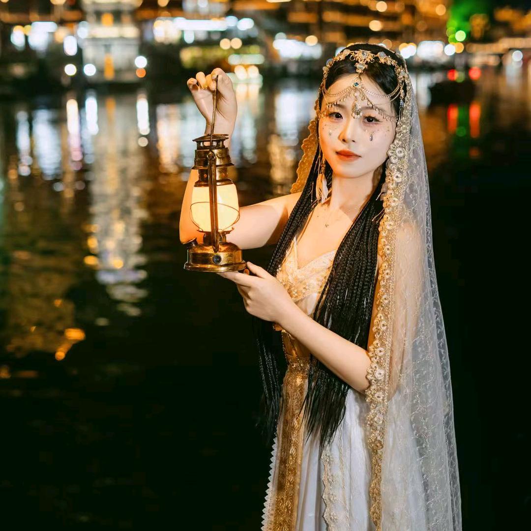 三月