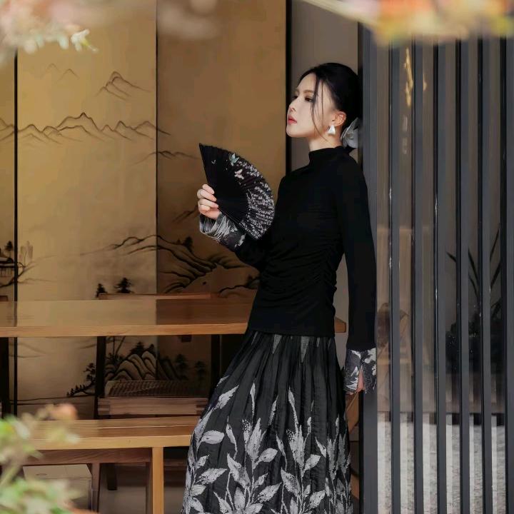 溶溶RONGRONG(精选穿搭)