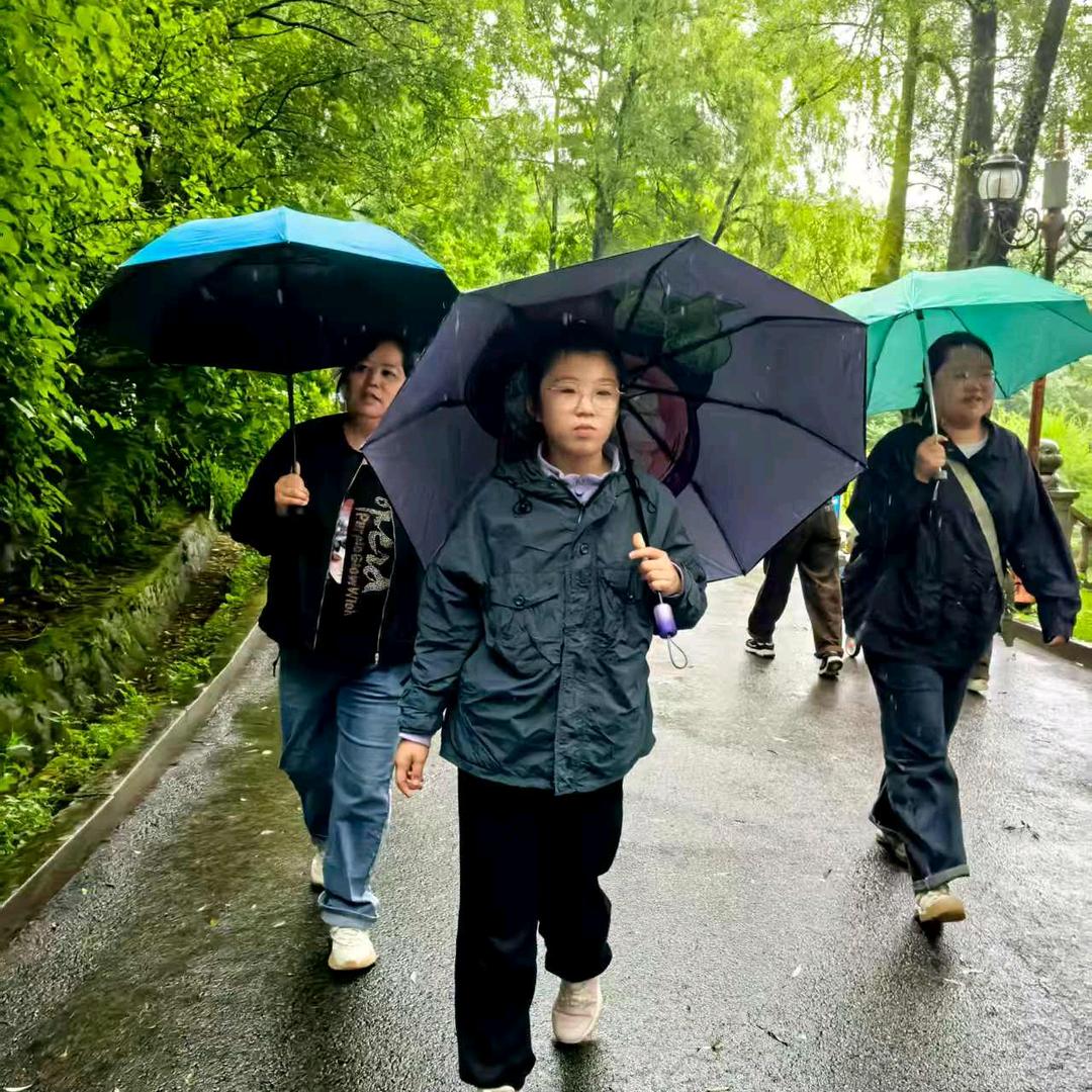 开心的鱼子酱“ψ(｀∇´)ψ