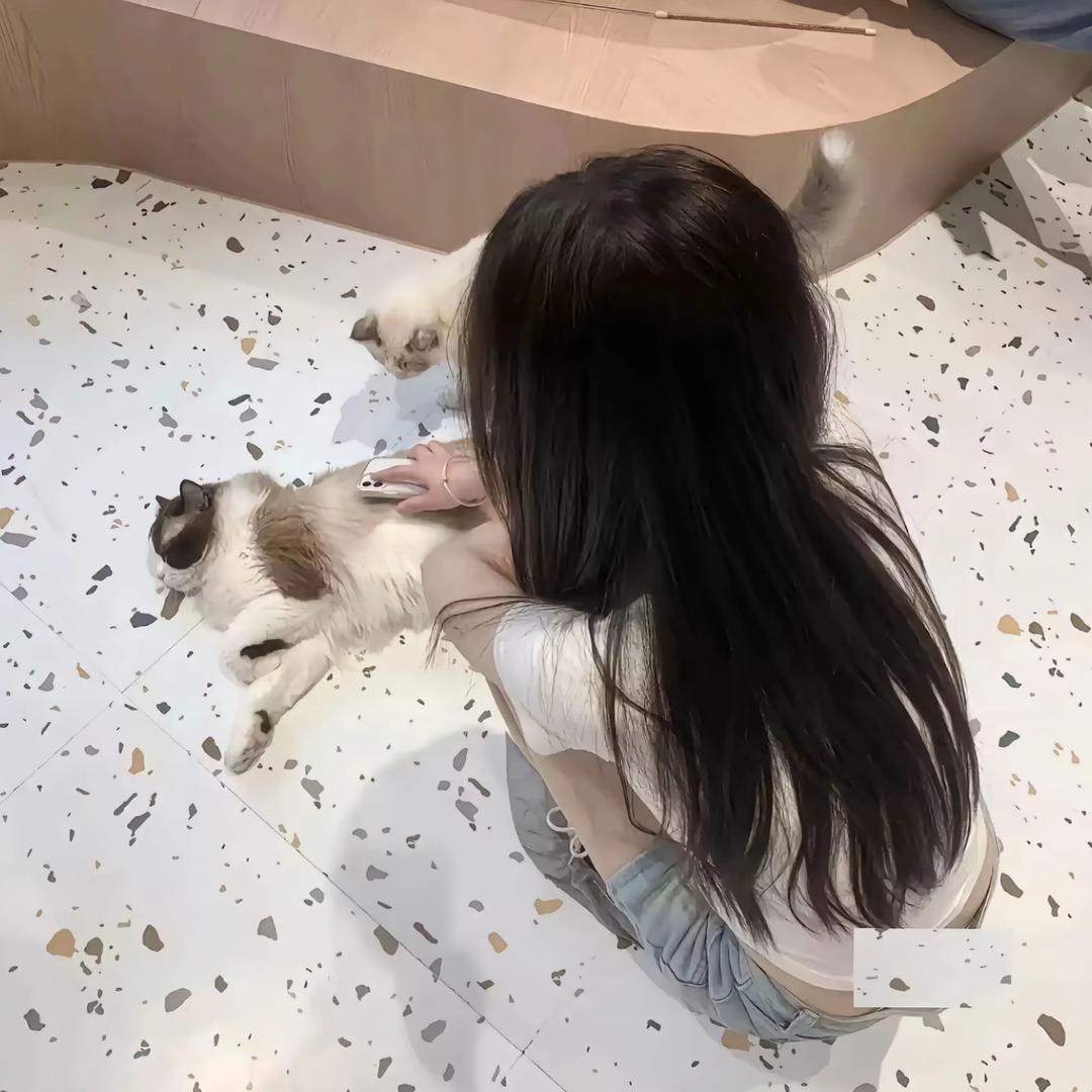 ￥.