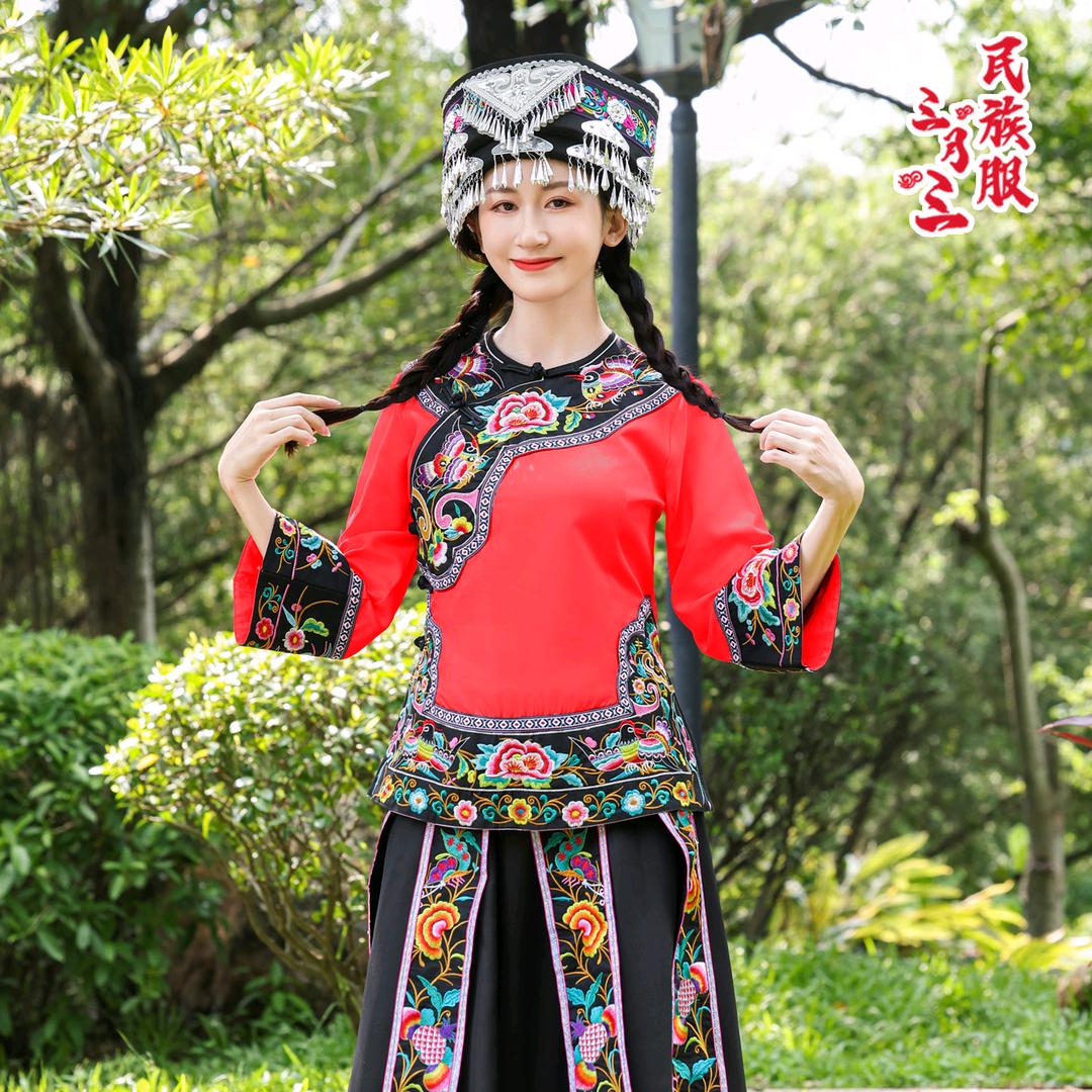 民族服装制衣厂