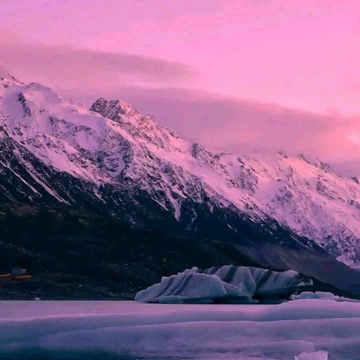 巍峨高山