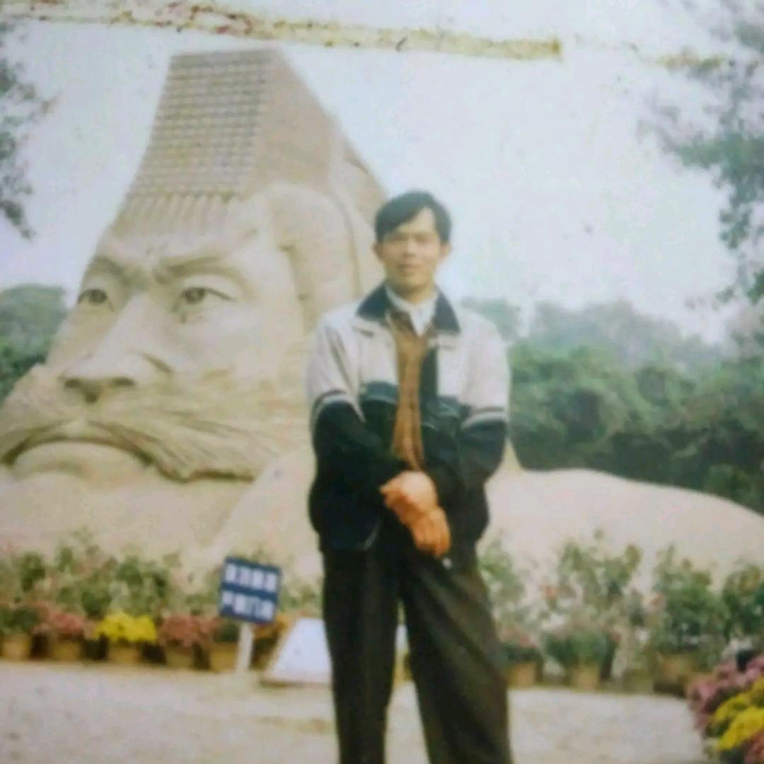 红尘客QuAN。请不要秒赞！