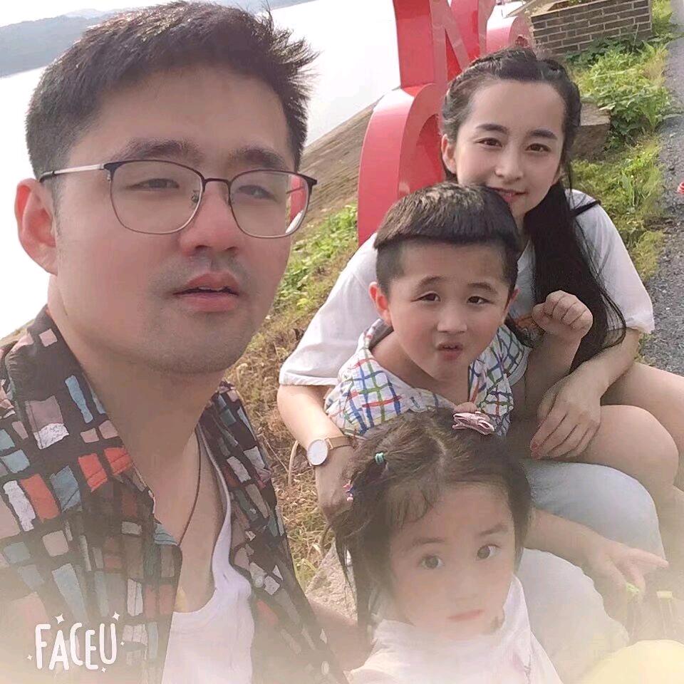 小艾手工纯牛肉汉堡（余江）