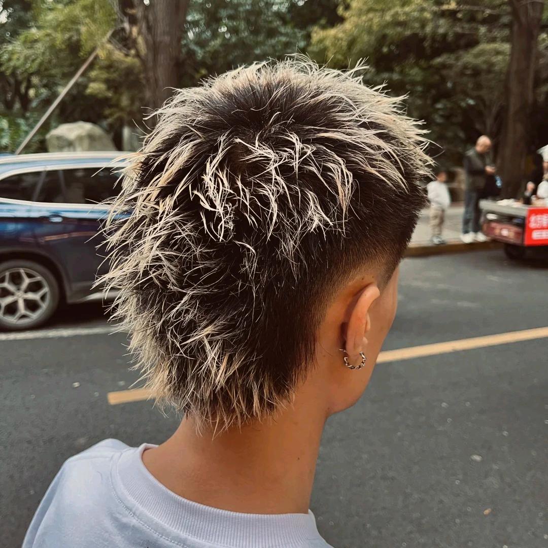 .发型设计..🐉欧珠