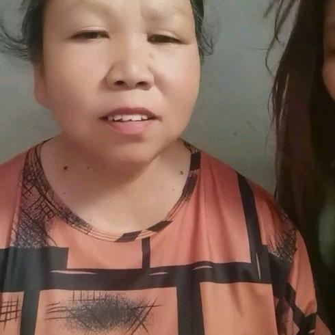 何姐