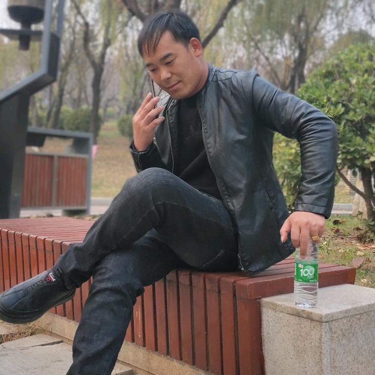 ✘、期待，小未来℡.（卓維剛）