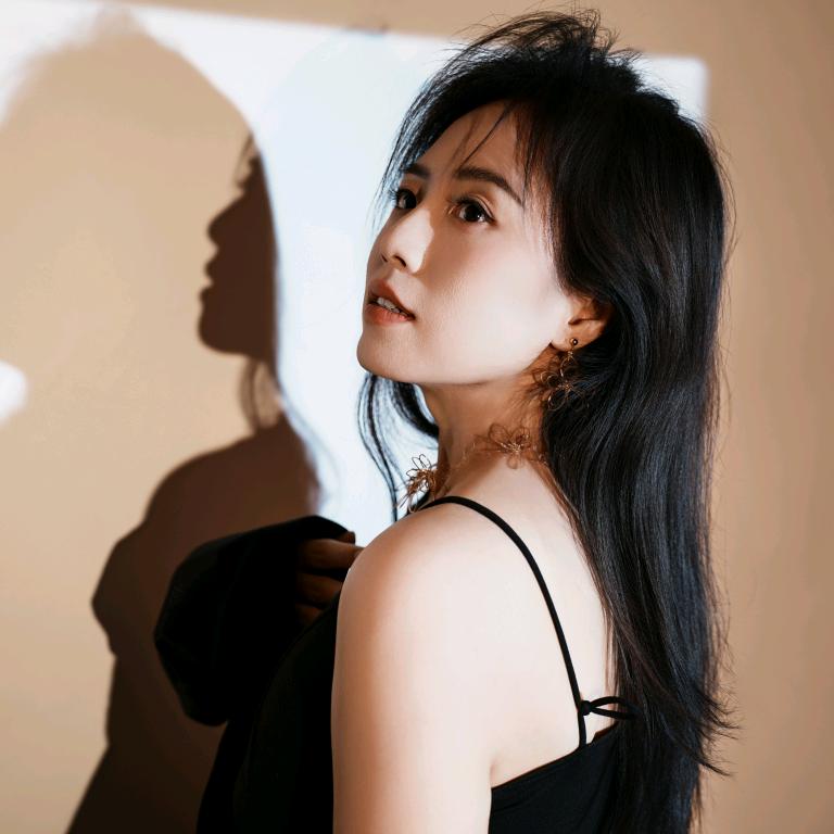 乐悠.