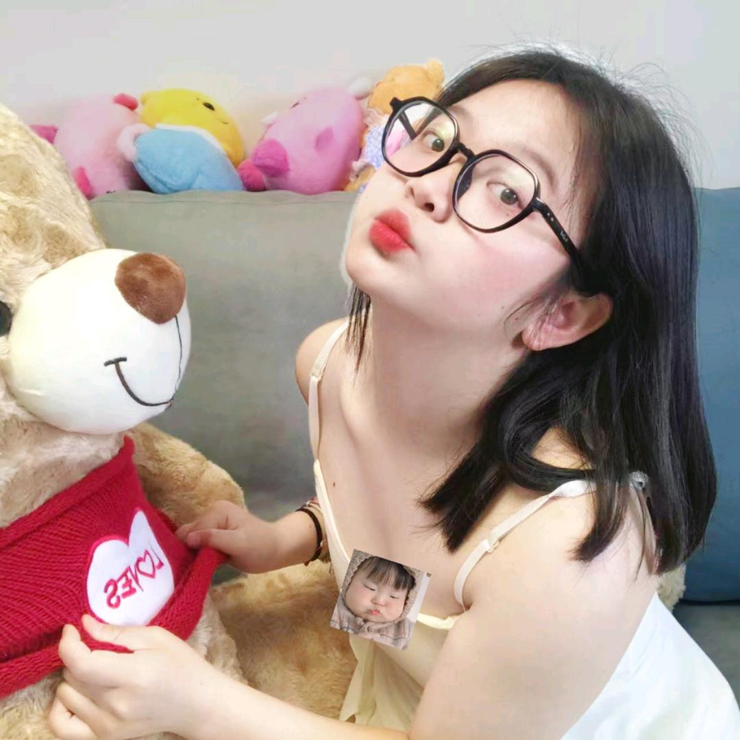 一个猪头发着光