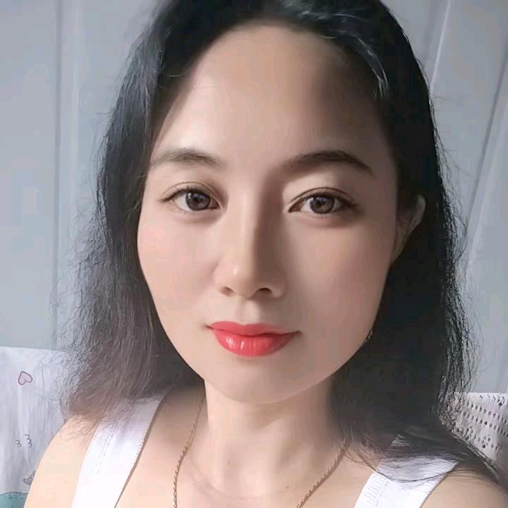 卖猪肉，小英。