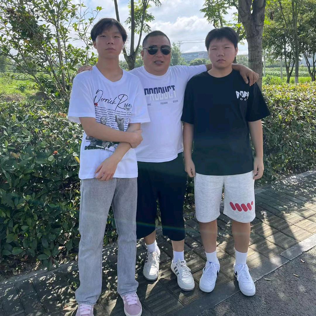 勇哥，一钏稳江山，