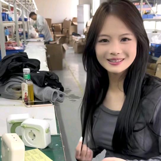 小青在工厂