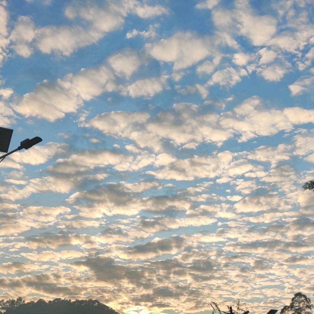 过的一点也不开心。。