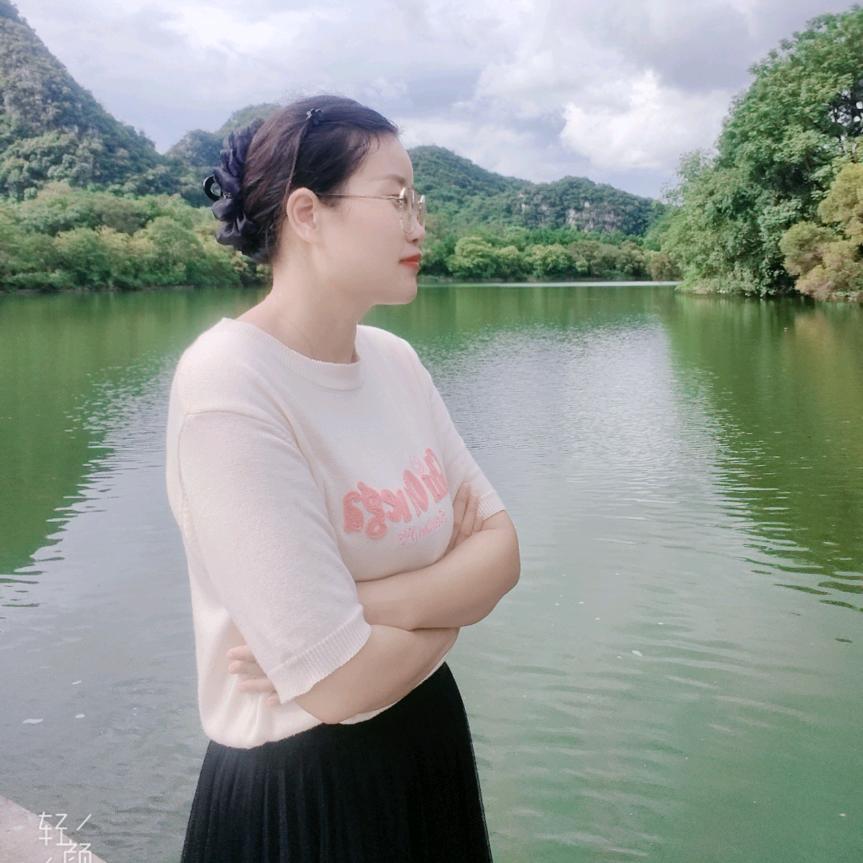 依小娅女装