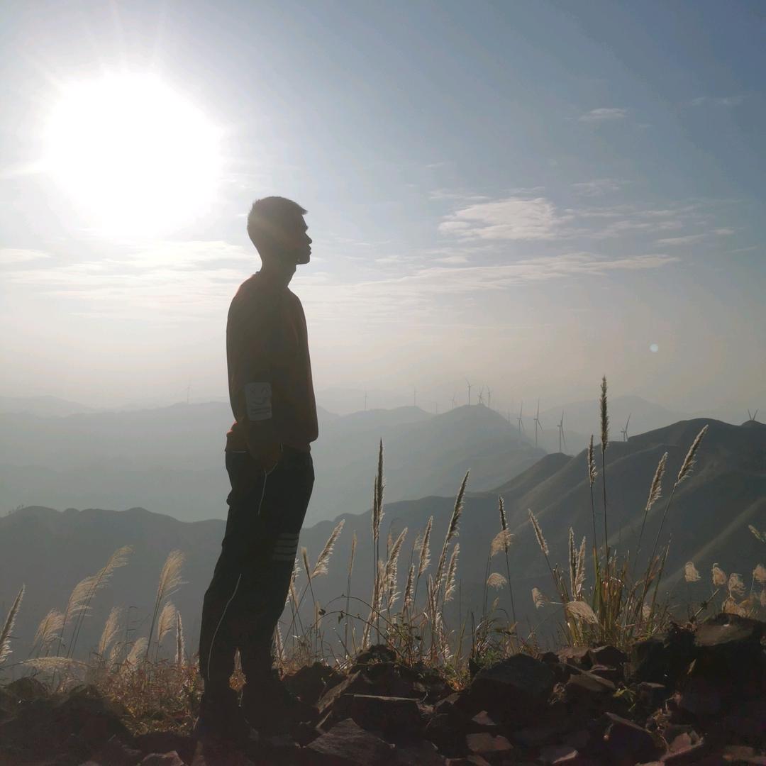 阿荣同学.汽车批发搬运工……