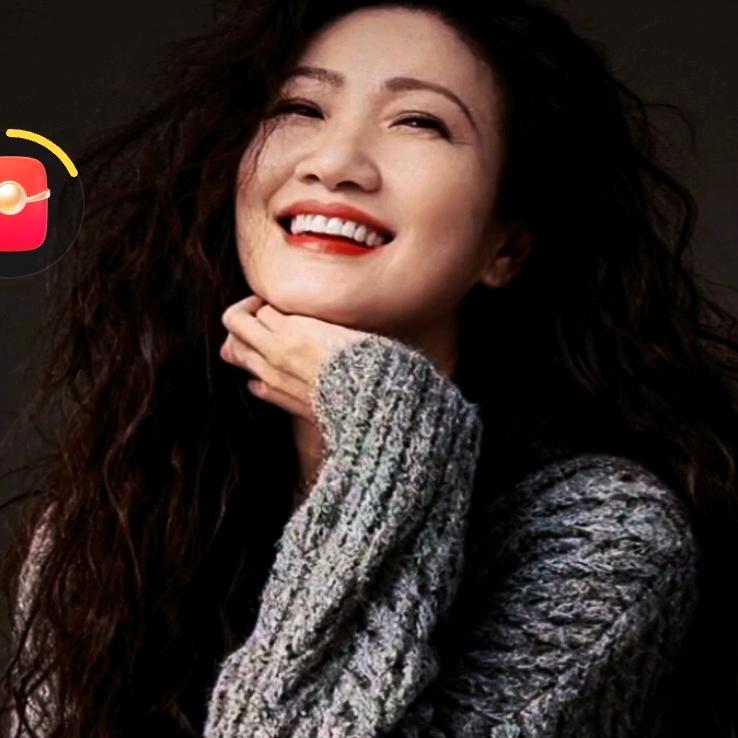 💋秋之韵( ｡• 👅 •｡｀)