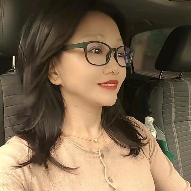 百   合