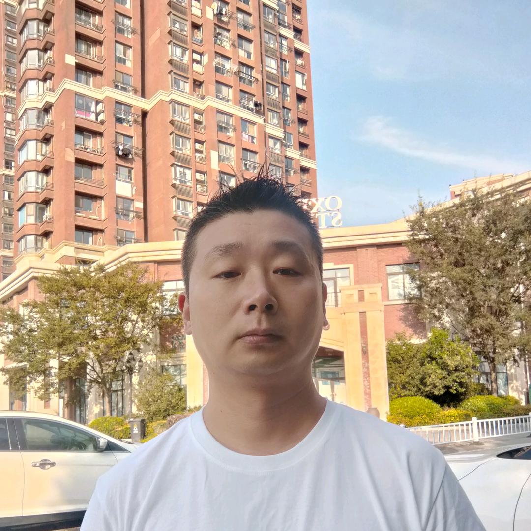 在江浙沪卖瓷砖、岩板加工设备的杨