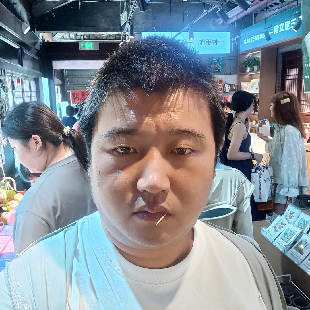 龚家人，沙石运输，大小挖机 ，大小装载机