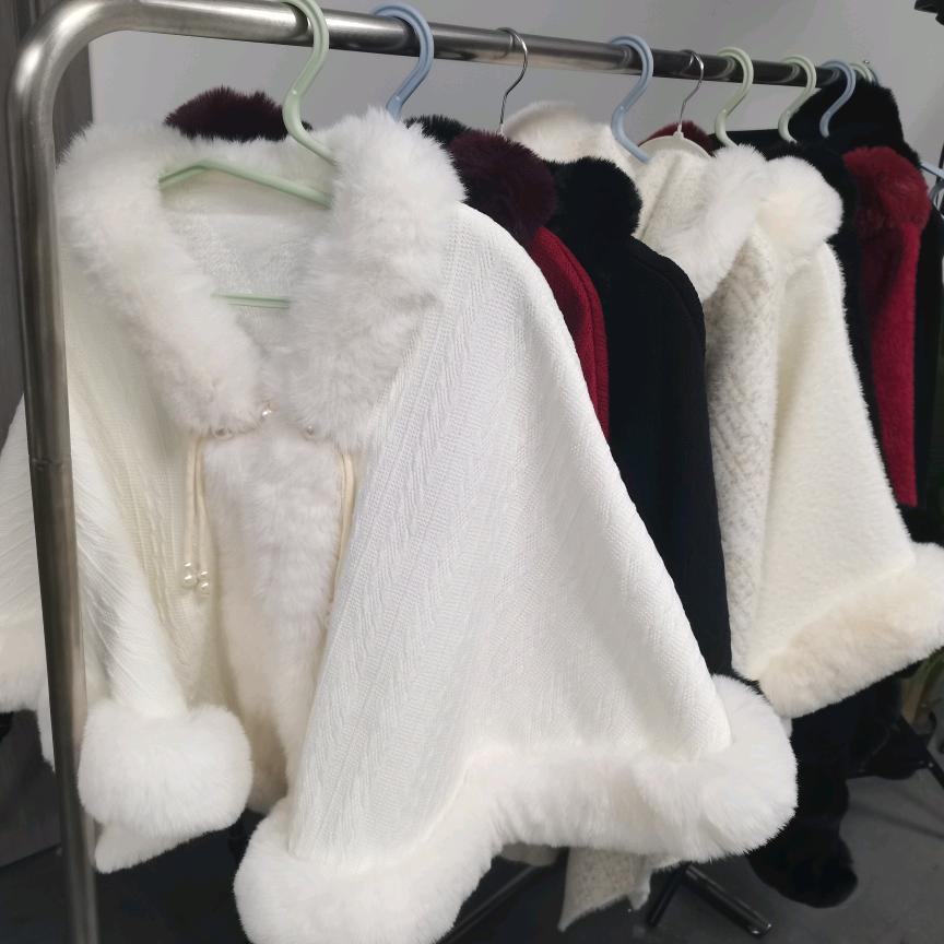 皮草斗篷服饰厂家