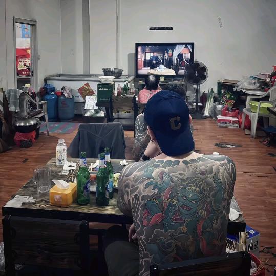 ￴￴ ￴￴    ￴ ￴ ￴